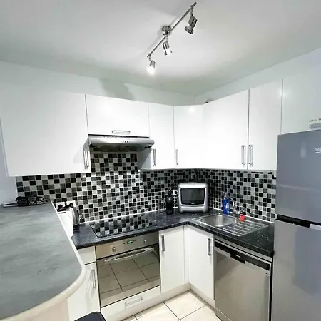 Modern One Bedroom In * Cannes